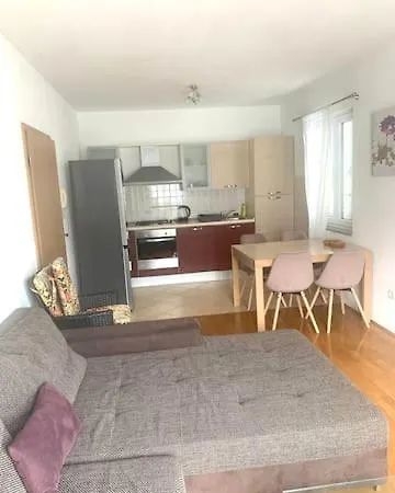 Apartment S & S *