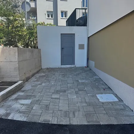 Apartment S & S