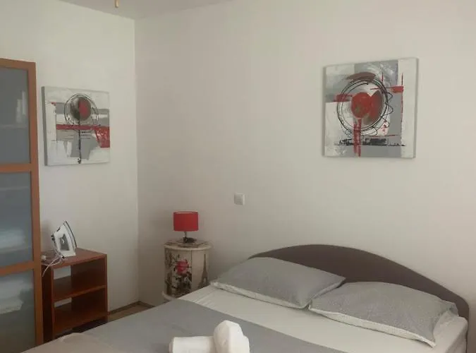 S & S ماكارسكا